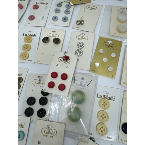 VTG Lot 70 Carded NEW Sewing Buttons LaMode Platic Metal Wood Japan Holland USA - Picture 11 of 16